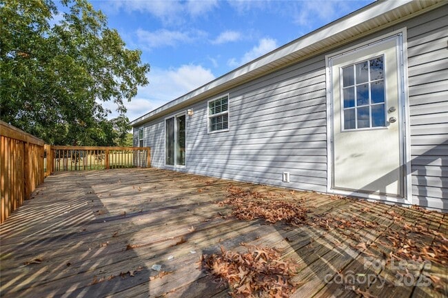 Building Photo - 711 W C J Thomas Rd
