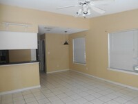 Building Photo - 3 Bed Townhouse on Nuggett Lane, available...