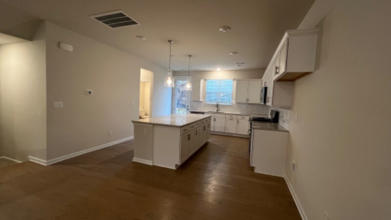 Building Photo - 10009 Hemingway Pl