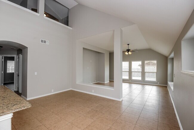 Building Photo - 656 Brooks St