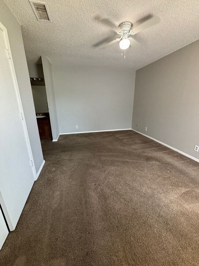 Building Photo - 3808-3814 Coates Circle