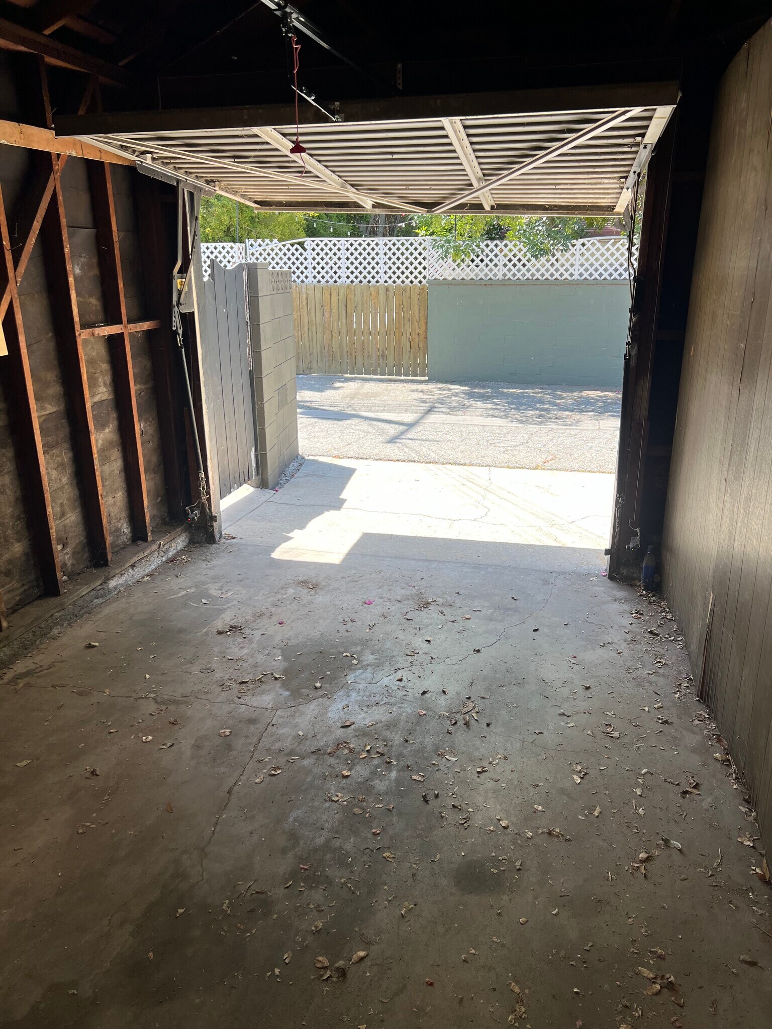 Building Photo - 12660 Oxnard St