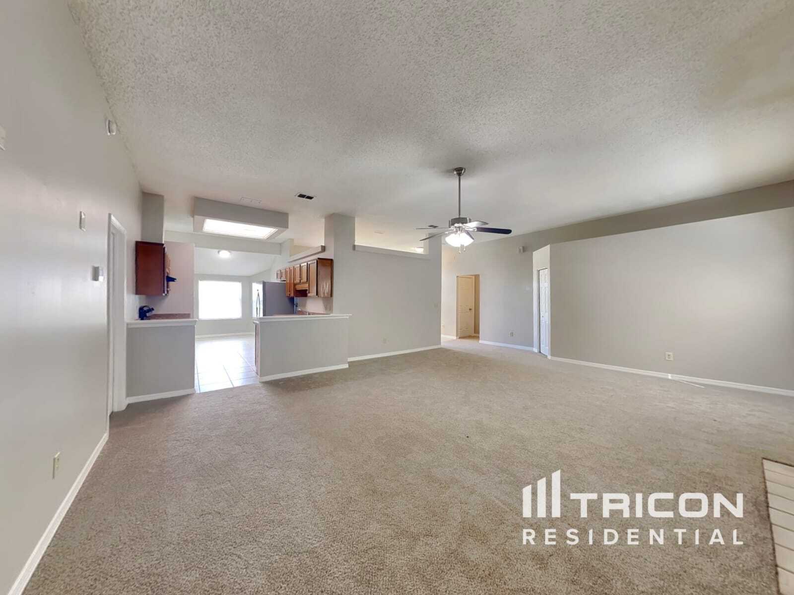 Building Photo - 3251 Deerfield Pointe Dr