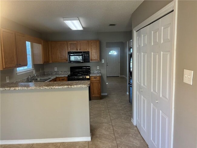 Building Photo - 611 Westchase Ct S