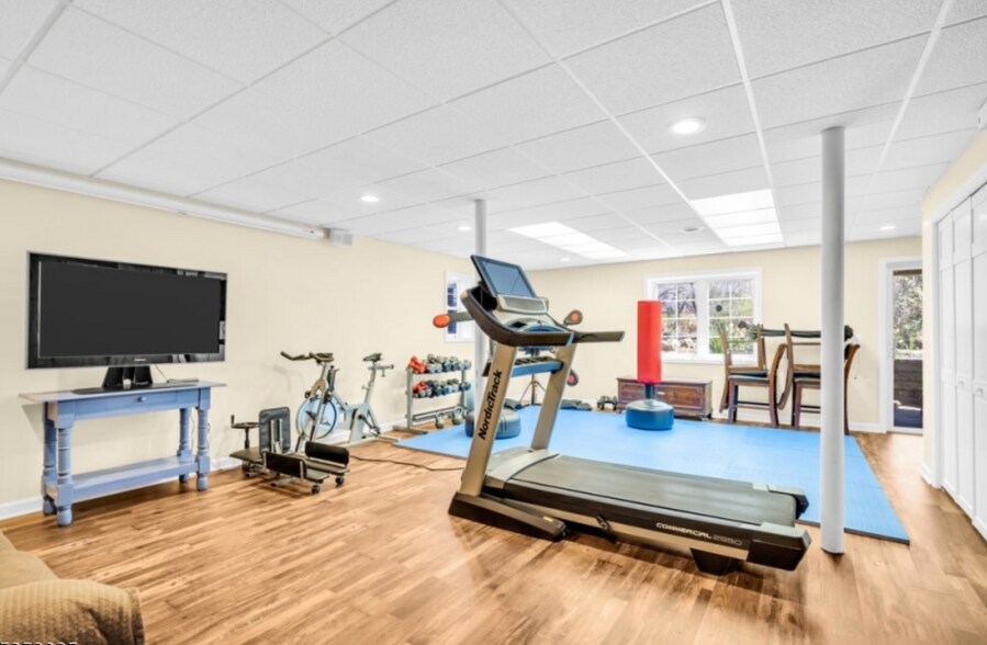 Building Photo - 108 Miller Ln