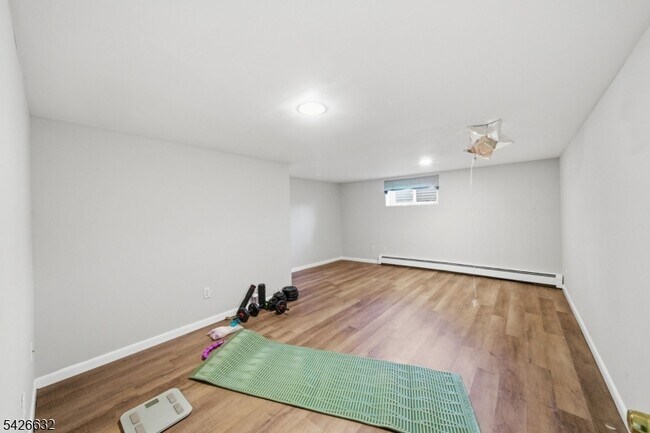 Building Photo - 131 Califon Rd