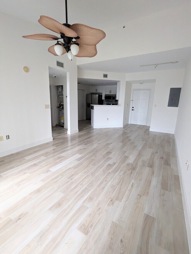 Primary Photo - 1805 N Flagler Dr
