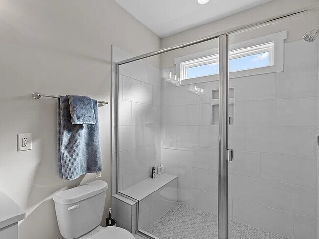 Building Photo - Lease OR Lease to Own