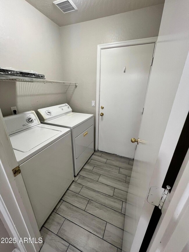 Building Photo - 28516 N Epidote Dr