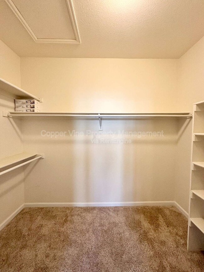 Building Photo - 12920 Vallejo Cir