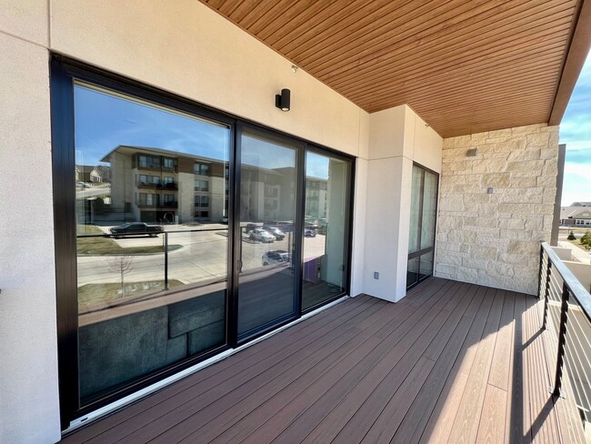 Building Photo - Modern Condo on West Side of Manhattan!