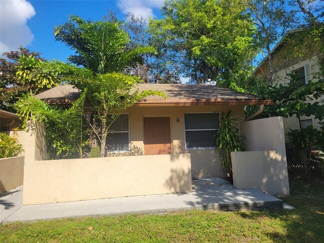 Primary Photo - 2227 Monroe St