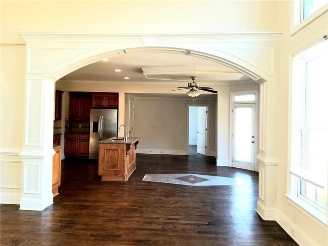 Building Photo - 3306 Chastain Ridge Dr