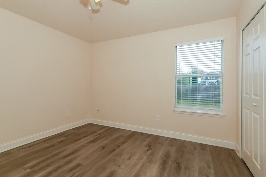 Building Photo - 3074 Zeyno Dr