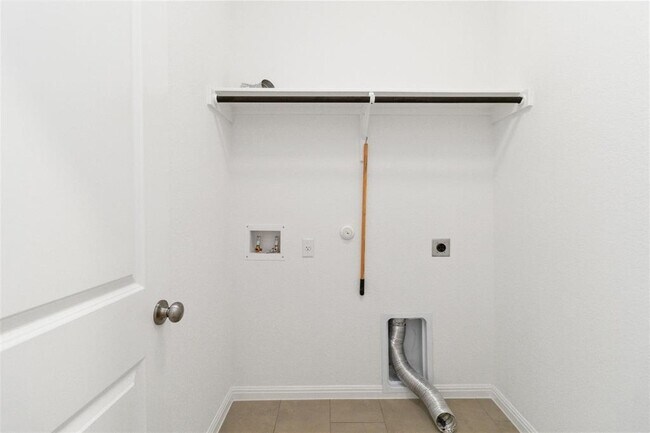 Building Photo - 158 Coronella Dr