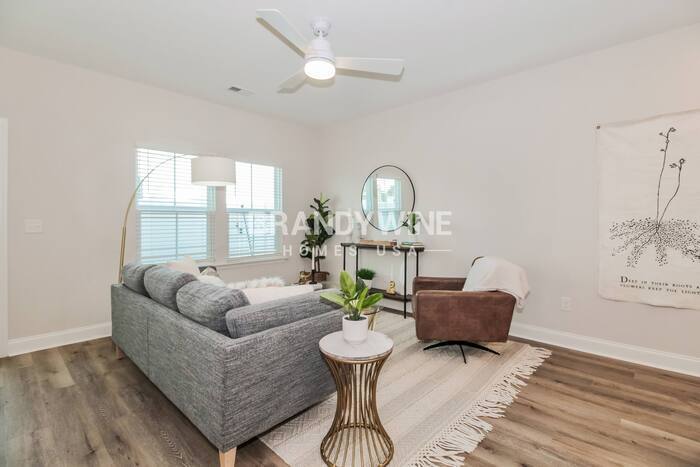 Building Photo - 1012 Wildflower Dr