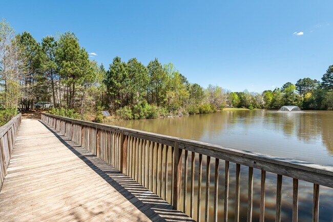 Building Photo - Beautiful 2-Bedroom Townhouse Near NCSU, Available June 15!