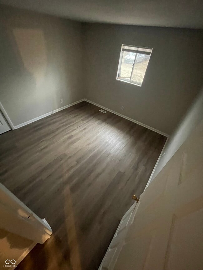 Building Photo - 2948 Roberta Dr