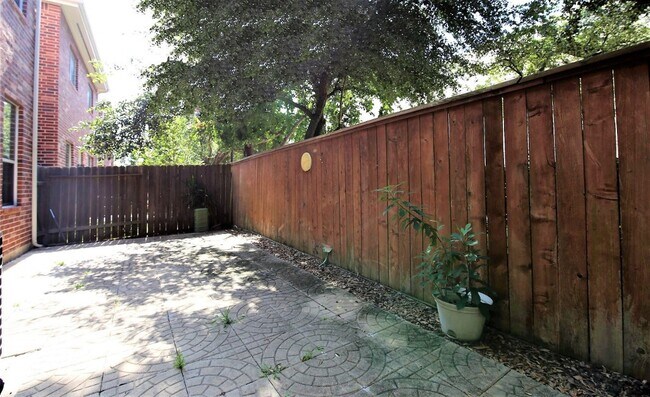 Building Photo - 13315 Olive Trce