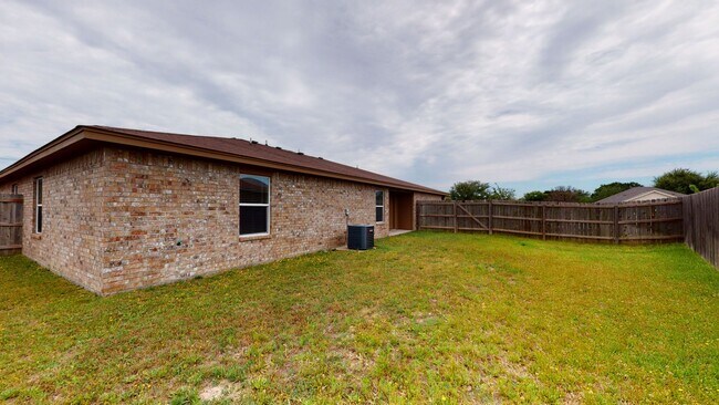Building Photo - BEAUTIFUL DUPLEX IN HARKER HEIGHTS!!!
