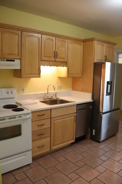 Building Photo - 249 County St