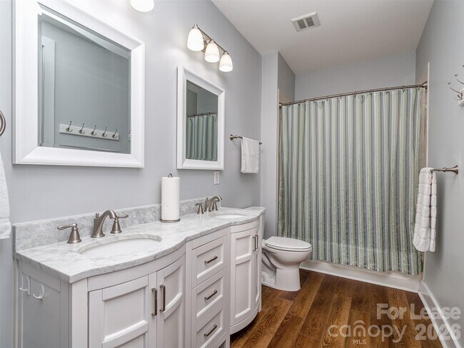 Building Photo - 1101 W 1st St