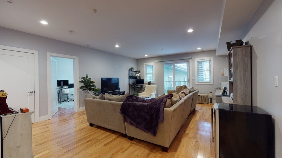 Building Photo - 339 W Broadway