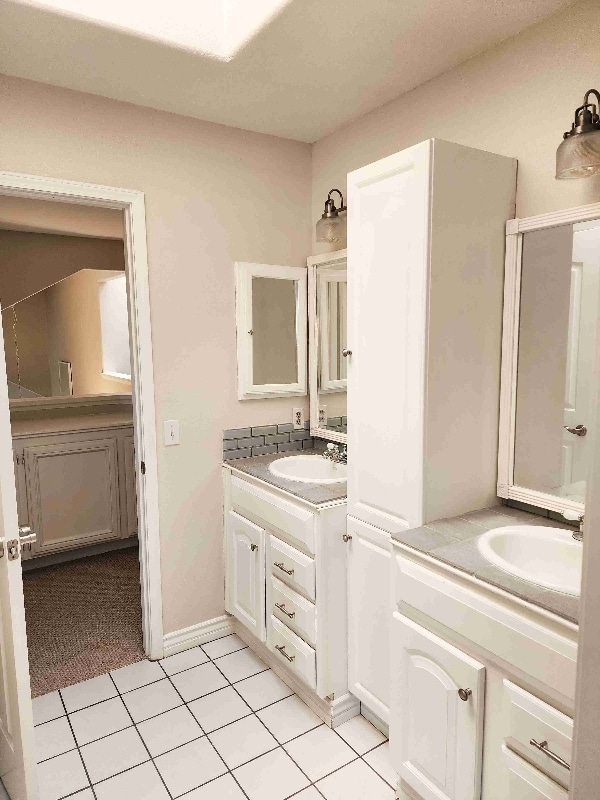 Building Photo - 2579 Roadrunner Dr