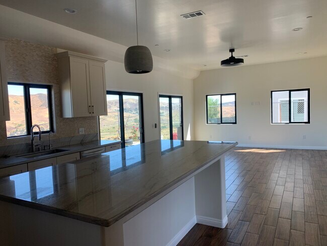 Building Photo - 14425 Hardtree Dr