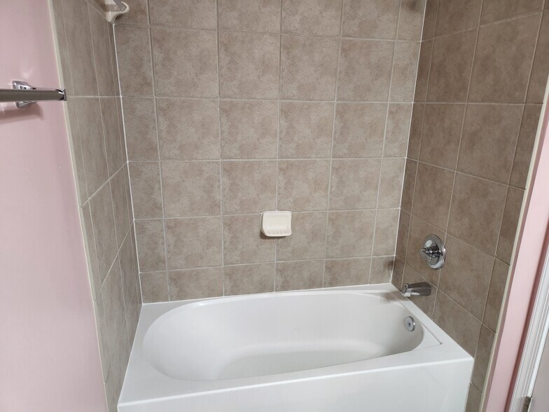 Building Photo - 6301 Lydia Hollow Dr