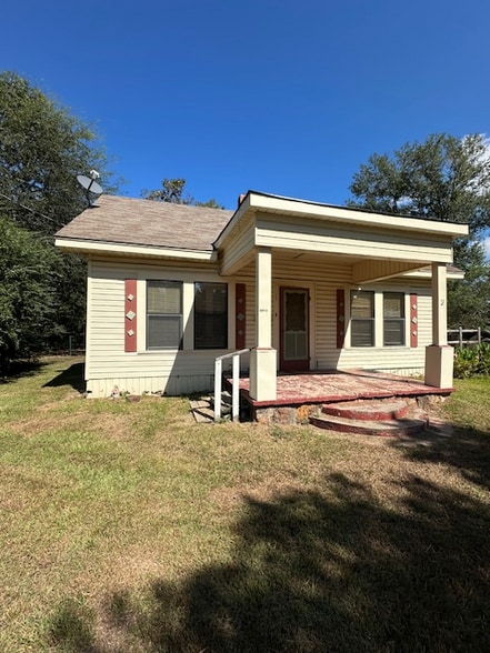 Primary Photo - 2166 FM852