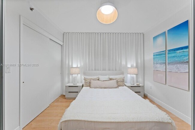 Building Photo - 1830 S Ocean Dr