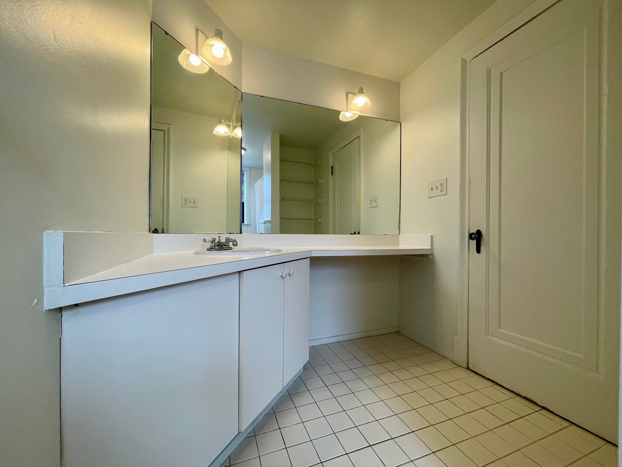 Building Photo - 6238 Southwood Ave