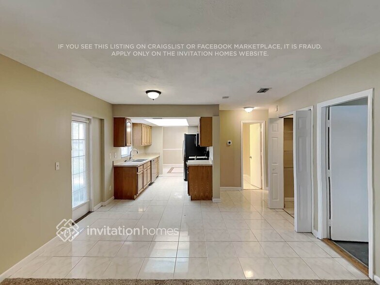 Building Photo - 709 Sandy Creek Dr