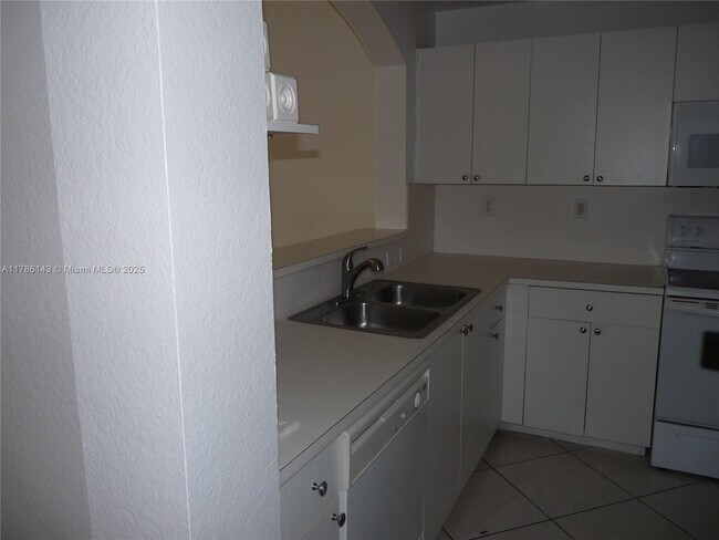 Building Photo - 8980 W Flagler St