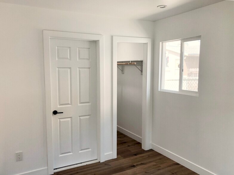 Building Photo - 3321 1/2 Alice St