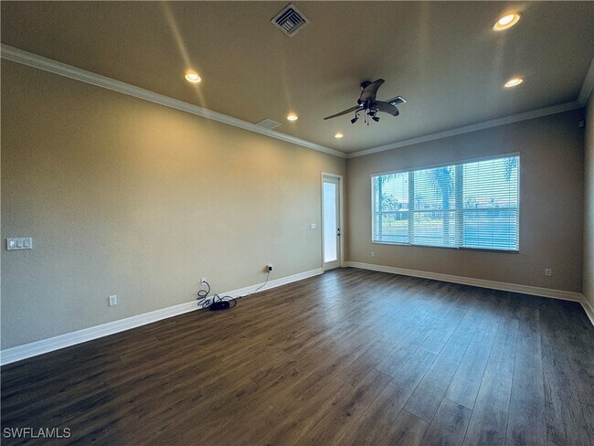 Building Photo - 10480 Carolina Willow Dr