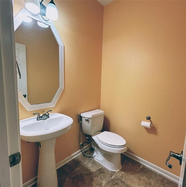 Building Photo - 7223 Avalon Aqua Way
