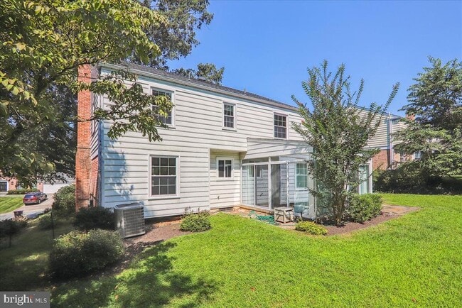 Building Photo - 8709 Sleepy Hollow Ln