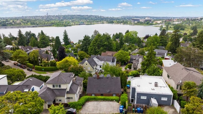 Building Photo - Historic Laurelhurst Home ~ Quiet Neighborhood~ Stunning Water View! 4 Mins to U Village/UW
