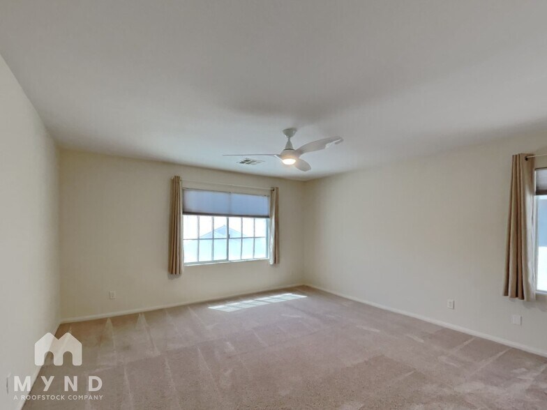 Building Photo - 2728 La Porte Ct