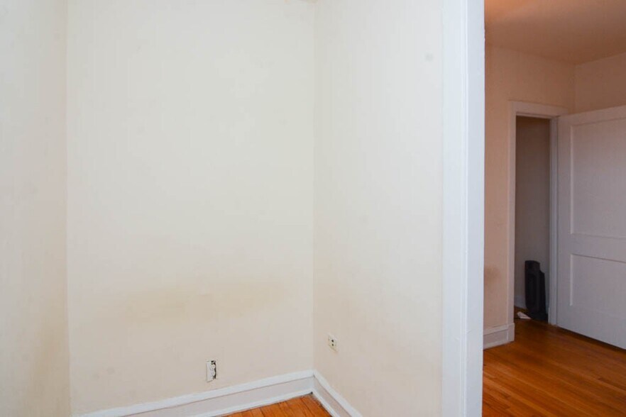 Building Photo - 2649.5 N Spaulding Ave