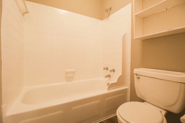Building Photo - 2 Bed / 2 Bath Condo in Central Tulsa!