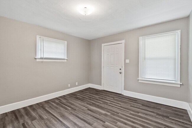 Building Photo - Cute 1 bed 1 bath. SECTION 8 Accepted
