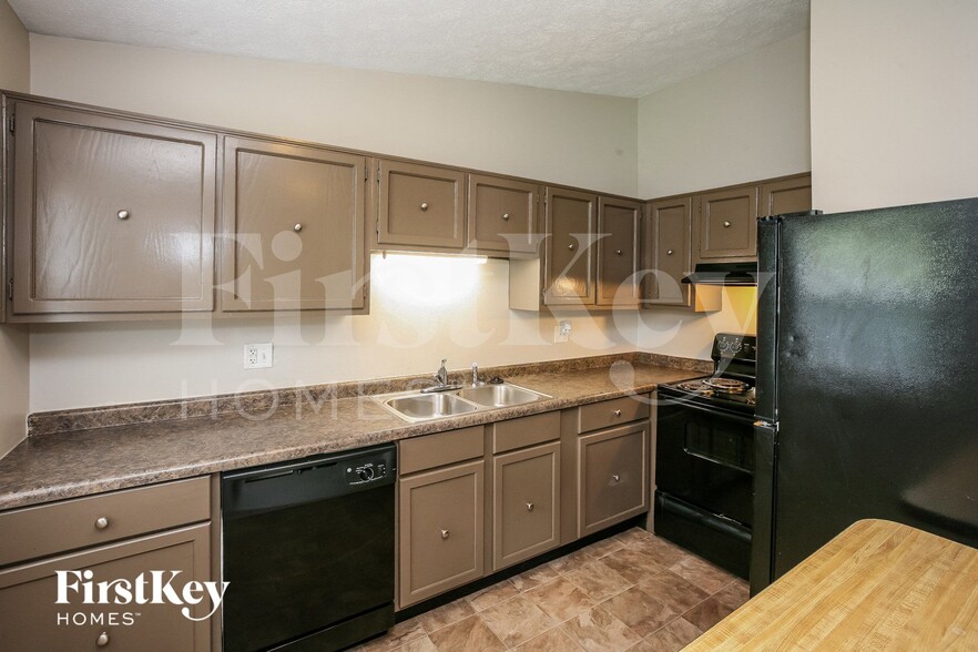 Building Photo - 3050 Acoma Dr