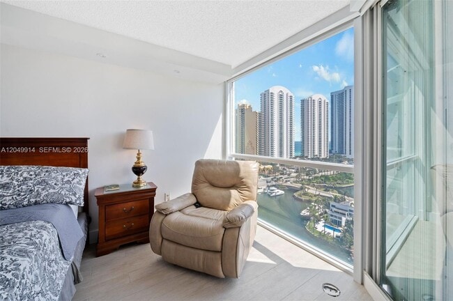 Building Photo - 16400 Collins Ave