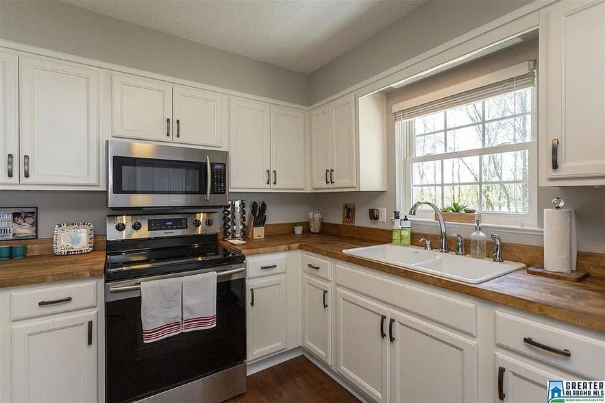 Building Photo - 707 Truss Ferry Rd