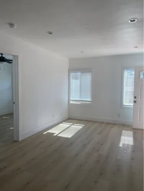 Building Photo - 10900 Lillian Ln