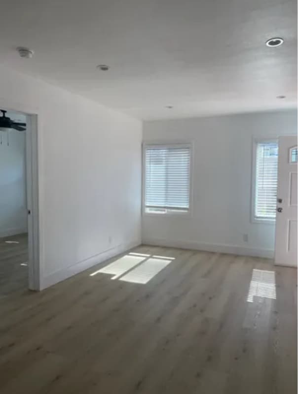 Building Photo - 10904 Lillian Ln