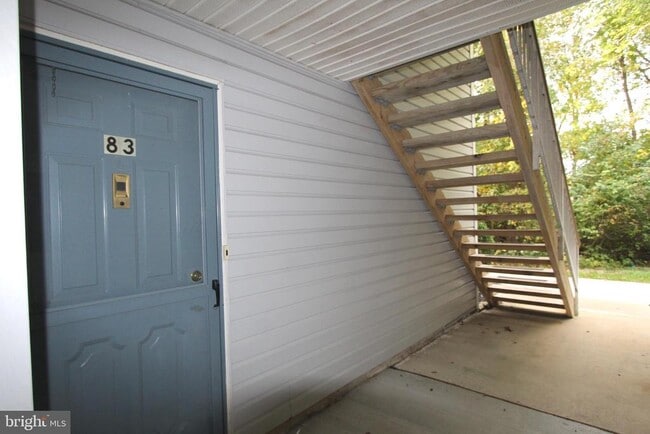 Building Photo - 83 Willow Ct